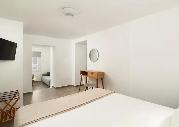Apartament Dk Square Ándros