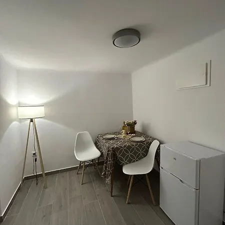 Dk Square Apartment *