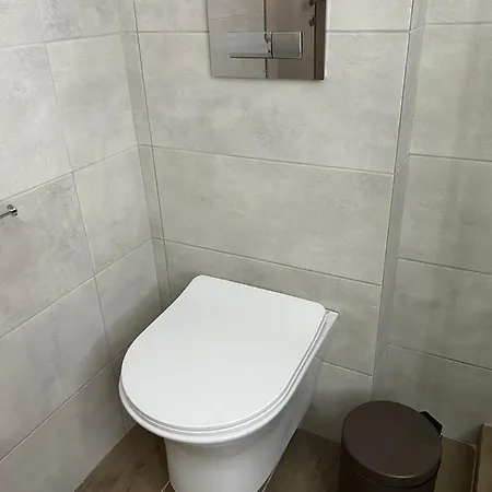 Dk Square Apartment *