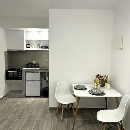 Dk Square Apartment *
