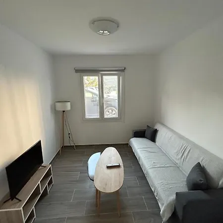 Dk Square Apartment *