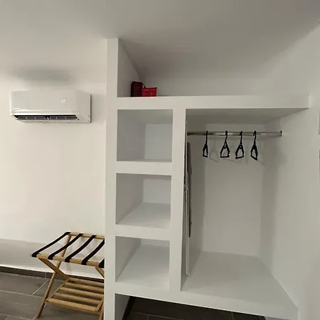 Dk Square Appartamento Ándros